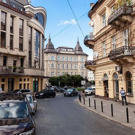Lovely Apartment On Drahomanova Street Лвив Екстериор снимка
