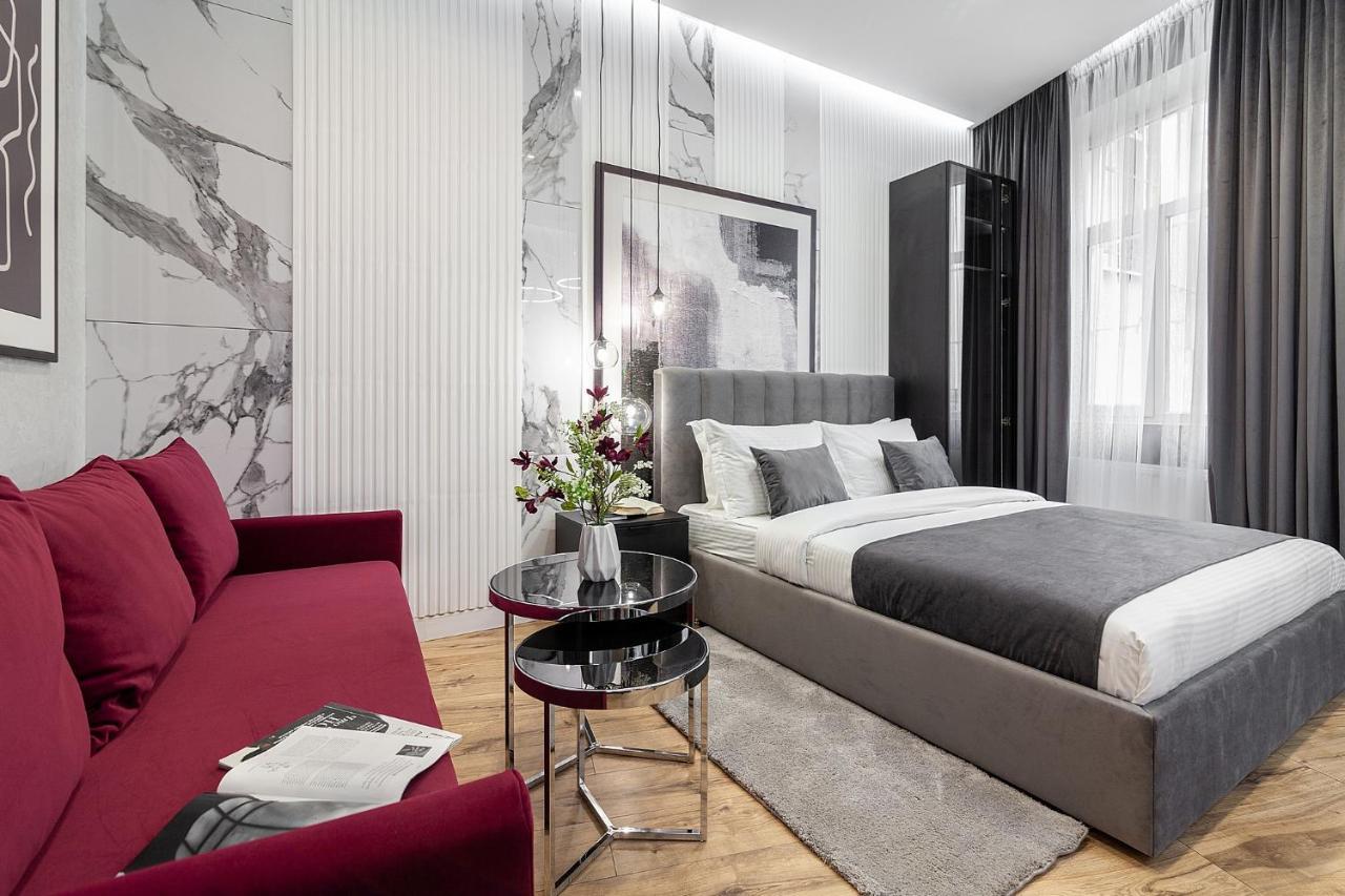 Lovely Apartment On Drahomanova Street Лвив Екстериор снимка