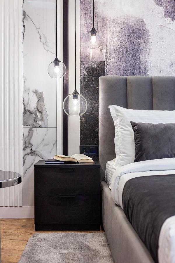 Lovely Apartment On Drahomanova Street Лвив Екстериор снимка