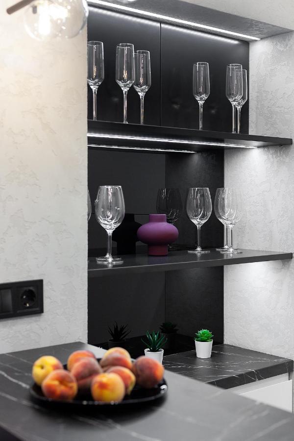 Lovely Apartment On Drahomanova Street Лвив Екстериор снимка