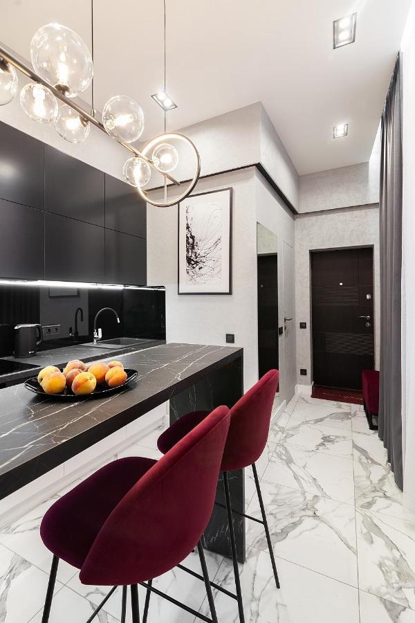 Lovely Apartment On Drahomanova Street Лвив Екстериор снимка