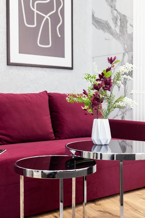 Lovely Apartment On Drahomanova Street Лвив Екстериор снимка