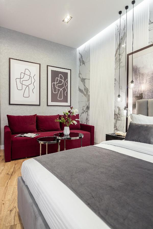 Lovely Apartment On Drahomanova Street Лвив Екстериор снимка