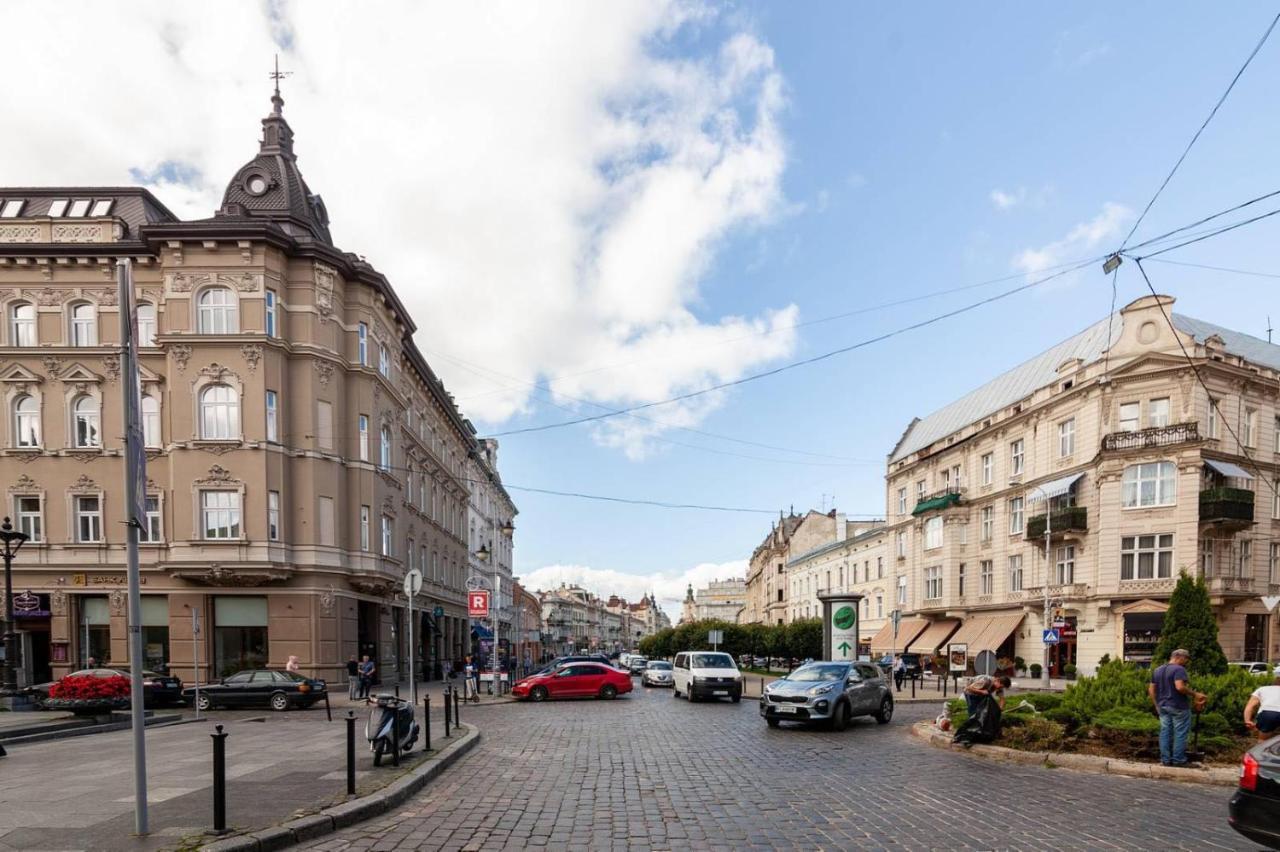 Lovely Apartment On Drahomanova Street Лвив Екстериор снимка