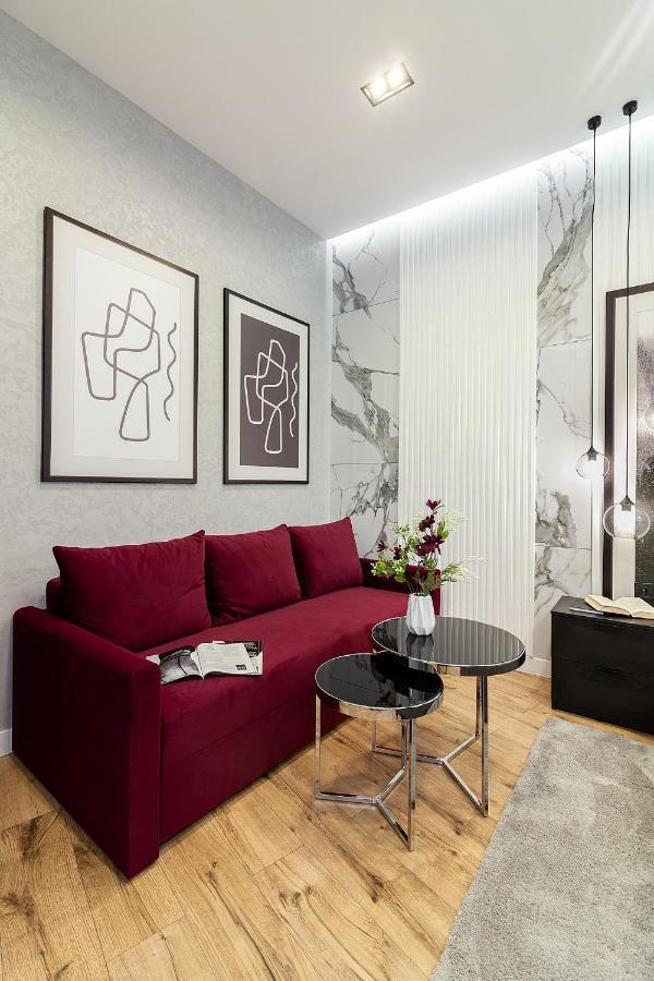 Lovely Apartment On Drahomanova Street Лвив Екстериор снимка