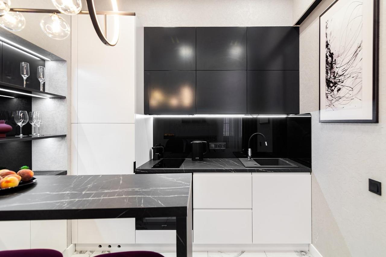 Lovely Apartment On Drahomanova Street Лвив Екстериор снимка