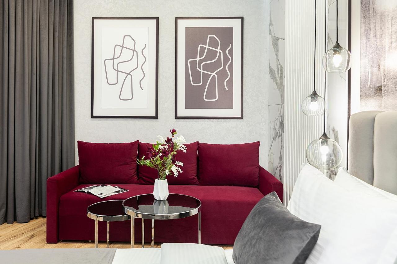 Lovely Apartment On Drahomanova Street Лвив Екстериор снимка