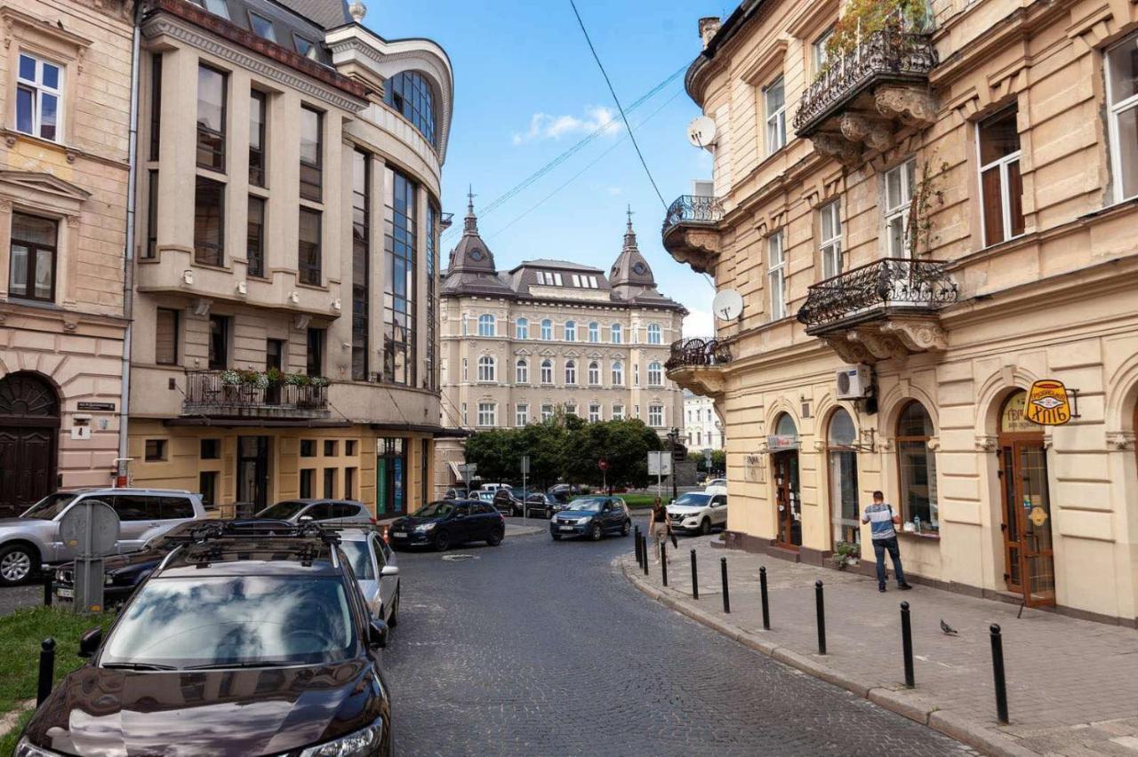 Lovely Apartment On Drahomanova Street Лвив Екстериор снимка